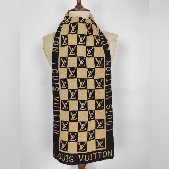 Louis Vuitton soft wool scarf - Picture 3 of 7